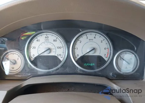 2010 Chrysler Town & Country Lx z USA, uszkodzony, nr VIN 2A4RR4DE8AR141989